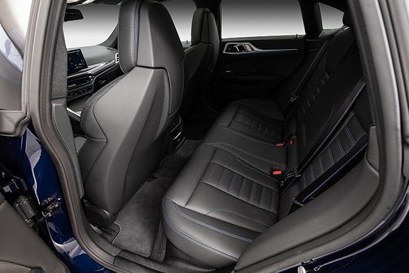 BMW i4 26 of 30