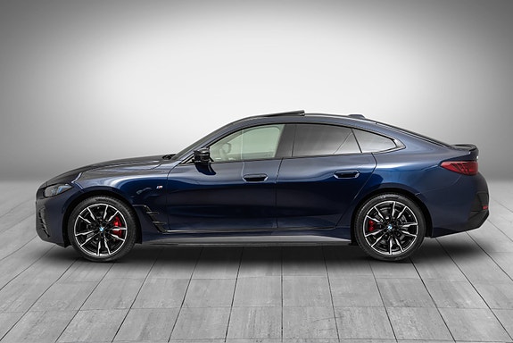 BMW i4 3 of 30