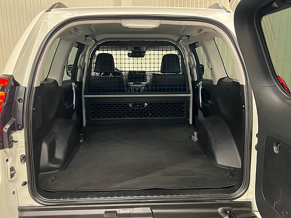 Toyota Land Cruiser 14 of 30