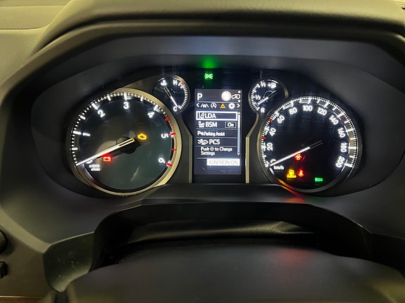 Toyota Land Cruiser 27 of 30