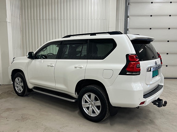Toyota Land Cruiser 9 of 30
