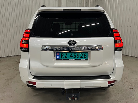 Toyota Land Cruiser 12 of 30