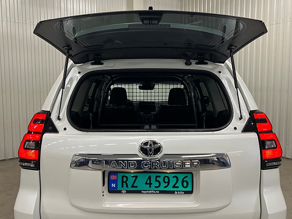 Toyota Land Cruiser 13 of 30