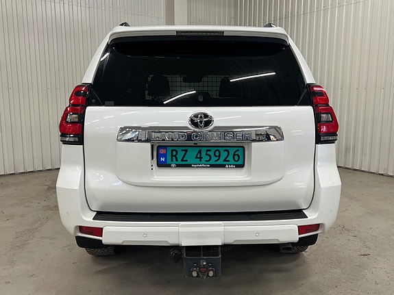 Toyota Land Cruiser 10 of 30