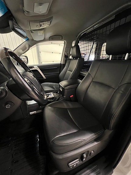 Toyota Land Cruiser 20 of 30