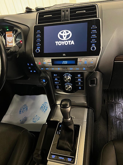Toyota Land Cruiser 23 of 30