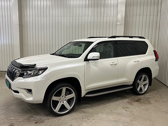 Toyota Land Cruiser 3 of 30