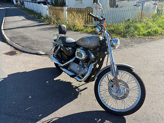 Harley-Davidson XL 883C Custom - kun 9061km - original sykkel 3 of 13