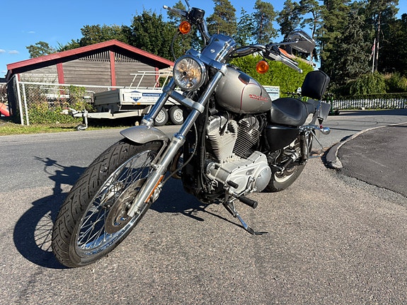 Harley-Davidson XL 883C Custom - kun 9061km - original sykkel 2 of 13