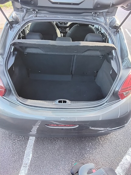 Peugeot 208 5 of 7
