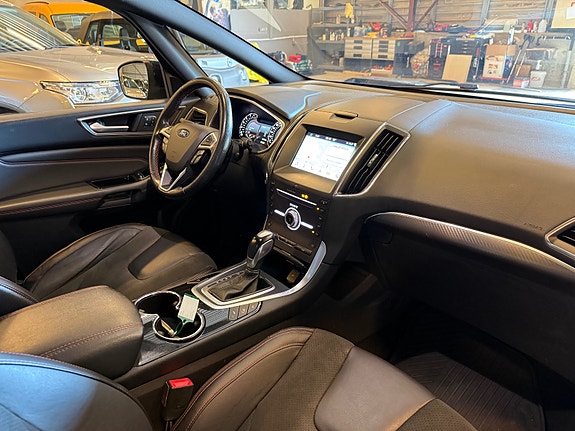 Ford S-MAX 27 of 27