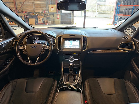 Ford S-MAX 24 of 27