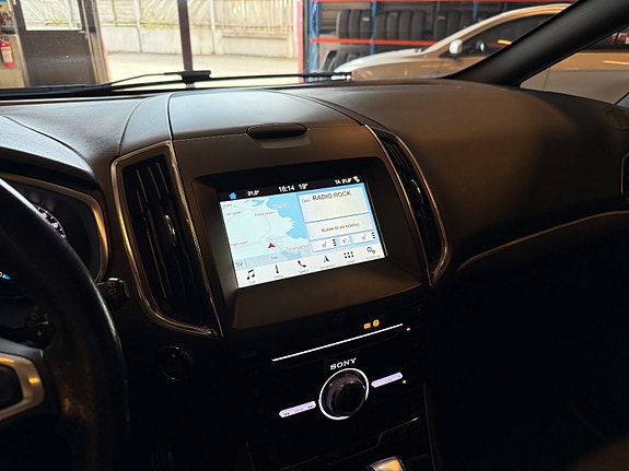Ford S-MAX 9 of 27