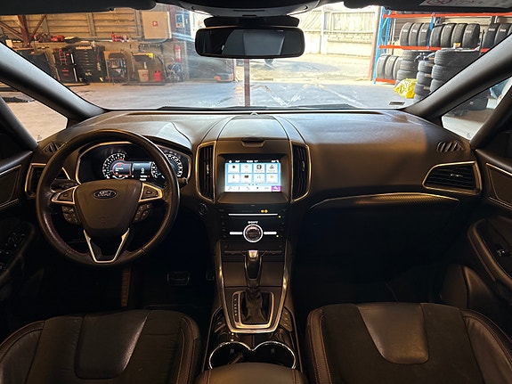 Ford S-MAX 28 of 30