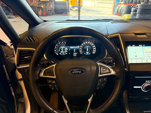 Ford S-MAX 12 of 30