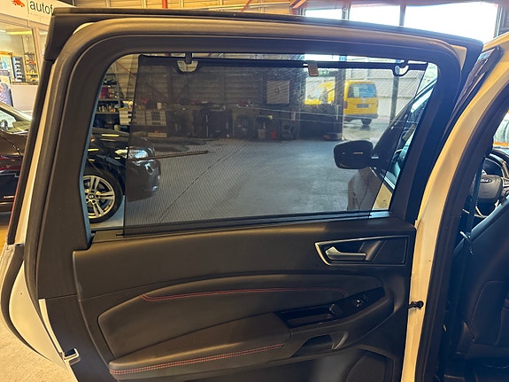 Ford S-MAX 23 of 30