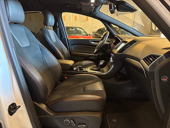Ford S-MAX 30 of 30