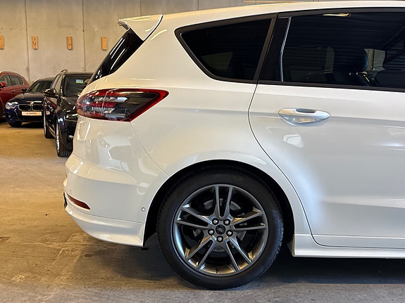 Ford S-MAX 6 of 30