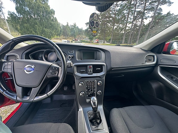 Volvo V40 22 of 30