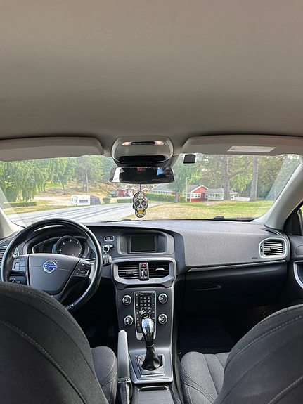Volvo V40 25 of 30