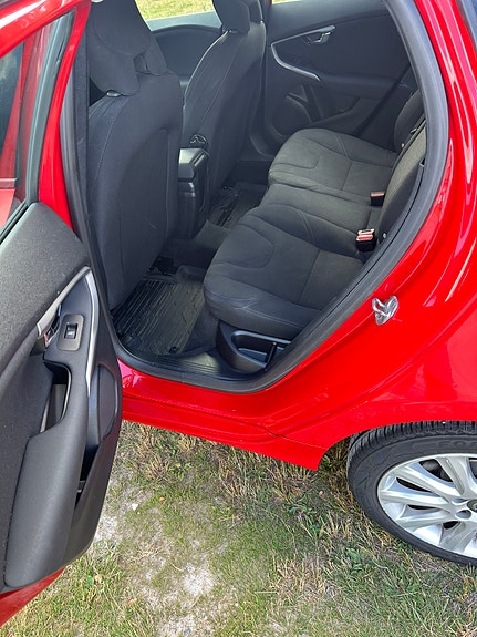 Volvo V40 27 of 30