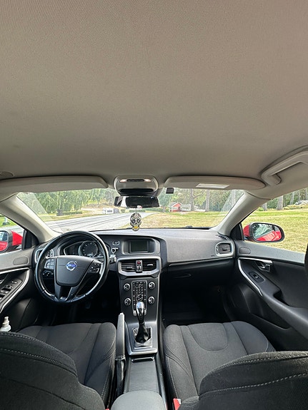 Volvo V40 24 of 30