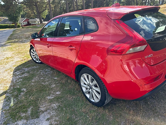 Volvo V40 14 of 30