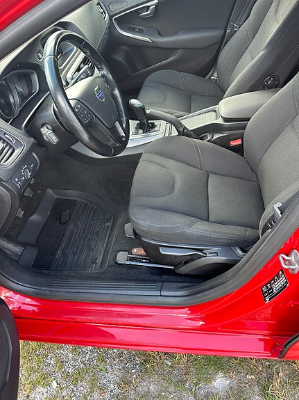 Volvo V40 26 of 30