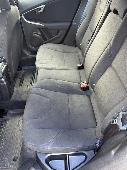 Volvo V40 28 of 30