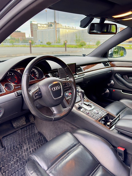 Audi A8 6 of 12