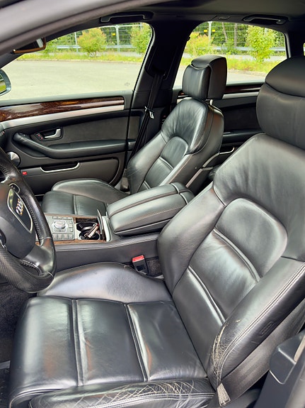 Audi A8 9 of 12