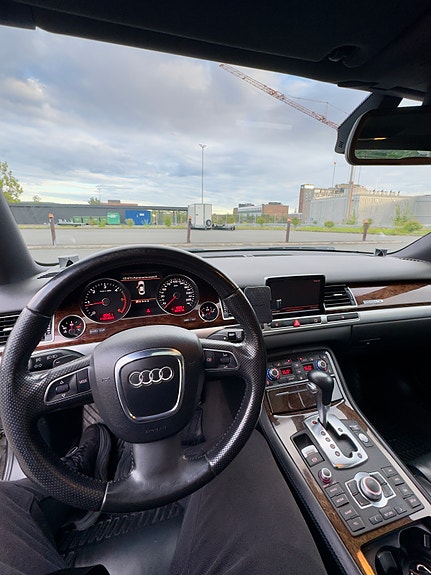 Audi A8 12 of 12
