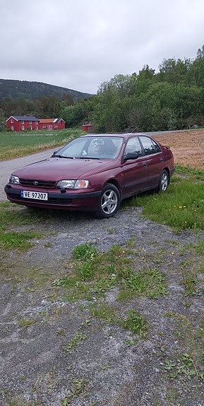 Toyota Carina E 3 of 5