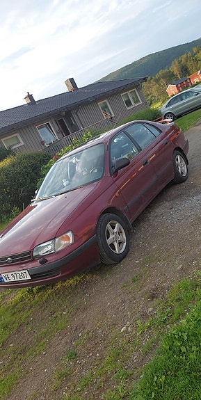 Toyota Carina E 2 of 5