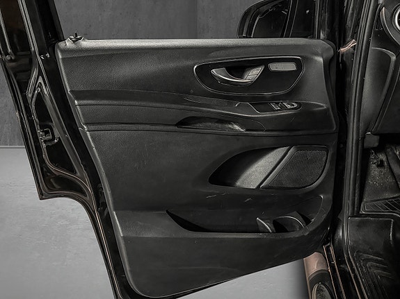 Mercedes-Benz Vito 16 of 25