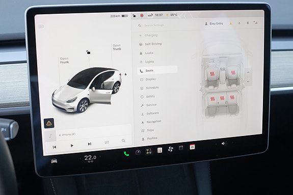 Tesla Model Y 23 of 30
