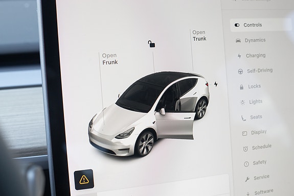 Tesla Model Y 29 of 30