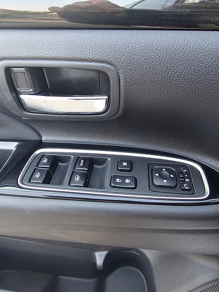 Mitsubishi Outlander 8 of 11