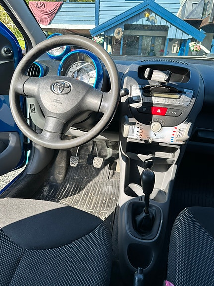Toyota Aygo 3 of 13