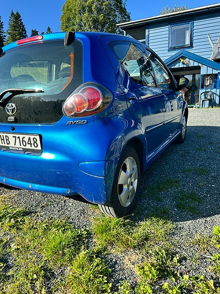 Toyota Aygo 8 of 13