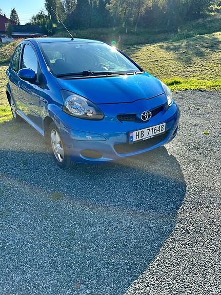 Toyota Aygo 2 of 13