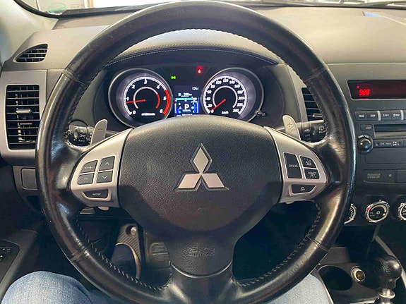 Mitsubishi Outlander 13 of 19