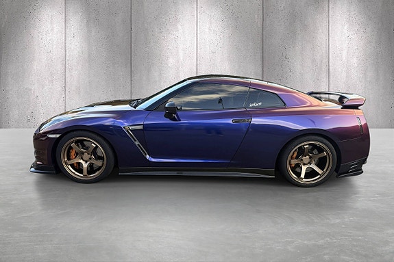 Nissan GT-R 22 of 30