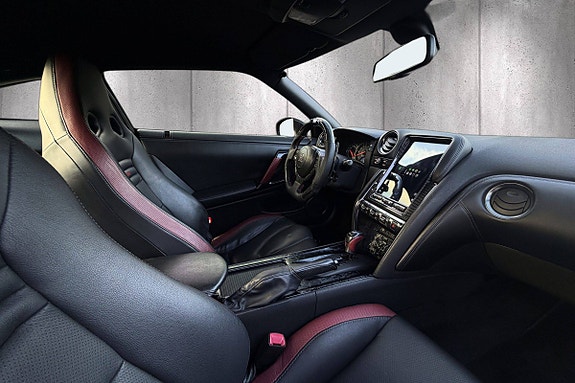 Nissan GT-R 28 of 30