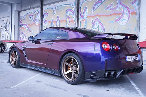Nissan GT-R 4 of 30