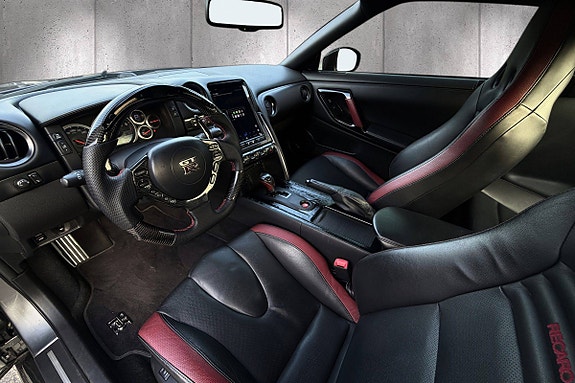 Nissan GT-R 27 of 30