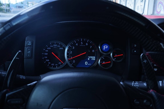 Nissan GT-R 15 of 30