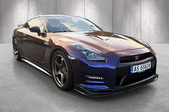 Nissan GT-R 19 of 30
