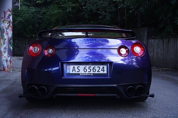 Nissan GT-R 11 of 30