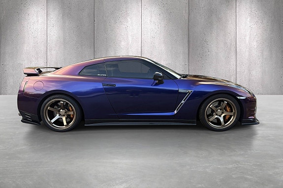 Nissan GT-R 26 of 30